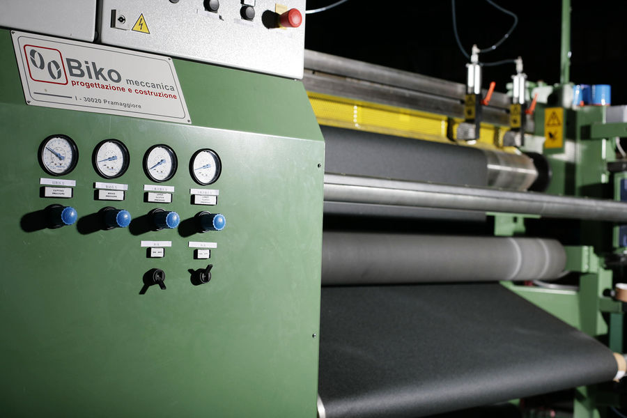 威 鸣 研 磨 涂 附 磨 具 制 造 商 manufacturer production line